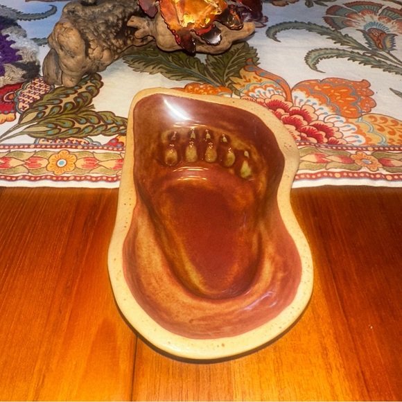 Pigeon Forge Pottery Other - Pigeon Forge Pottery TN Trinket Dish Bear Paw Foot Print Tan Green